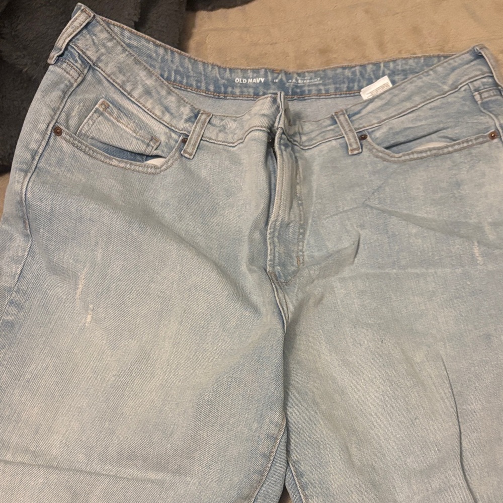 Old Navy Relaxed Jeans in Light Blue